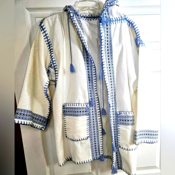 100% Wool Tunisian Coat - Picture 12 of 13